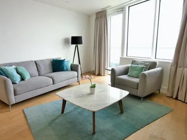 Lombard Wharf, 12 Lombard Road, London, SW11 3FU, United Kingdom | 3 bed apartment for rent #113251274 | Rentberry