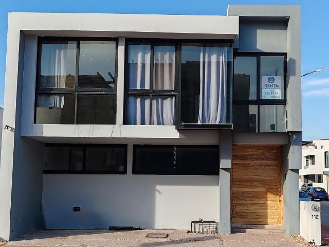 Lombardía Residencial, zona Poniente, en Renta