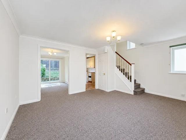 Lomond Gardens, Selsdon, CR2 8EQ, Property for rent