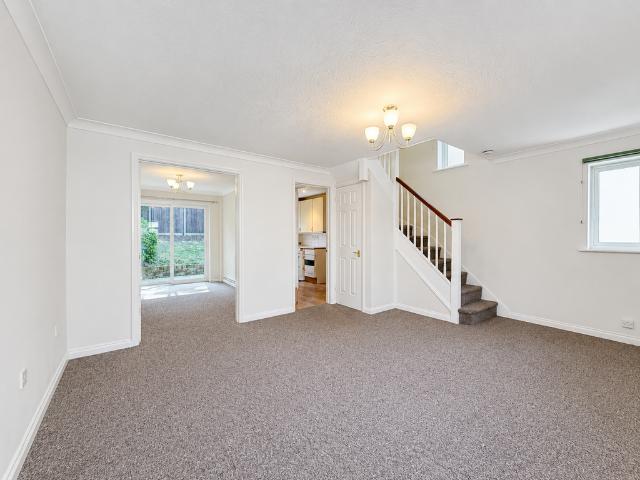 Lomond Gardens, South Croydon, CR2 3 bed semi detached house to rent £2,300 pcm £531 pw