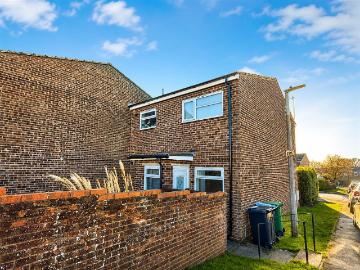 Lomond Road, Hemel Hempstead HP2, 1 bed maisonette to rent, £1,275 pcm | PrimeLocation