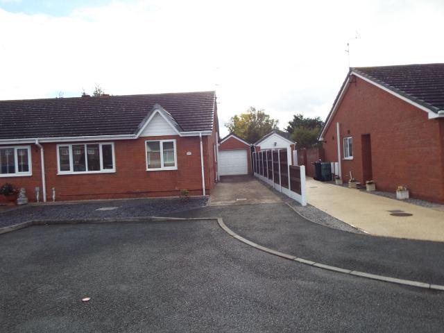 Lon Eirin, Towyn LL22, 2 bed bungalow to rent, £900 pcm | PrimeLocation