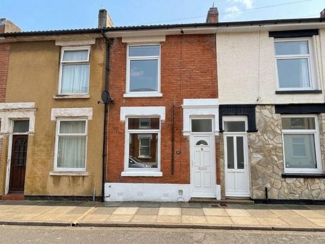 Londesborough Road, Southsea, PO4 2 bed terraced house to rent £1,395 pcm £322 pw