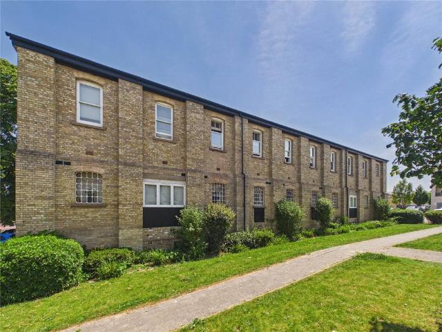 Londinium Road, Colchester, Essex, CO2 3 bed apartment to rent £1,700 pcm £392 pw