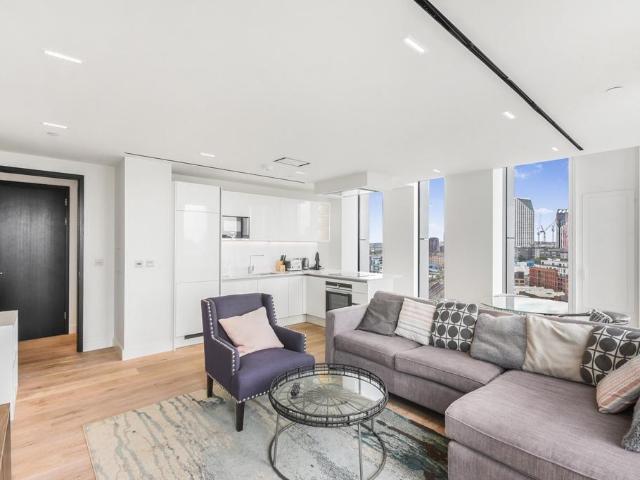 London College of Creative Media, 235 241 Union Street, Bankside, London, SE1 0LR, United Kingdom | 2 bed apartment for rent #140225663 | Rentberry