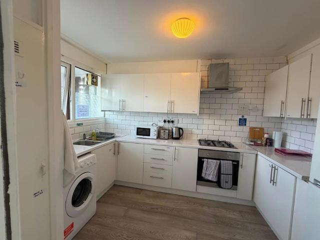 London, CR4 3PD, United Kingdom | 4 bed house for rent #172930031 | Rentberry