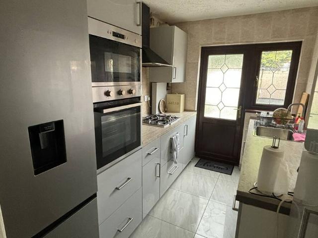 London, CR4 4BB, United Kingdom | 3 bed duplex for rent #147459697 | Rentberry