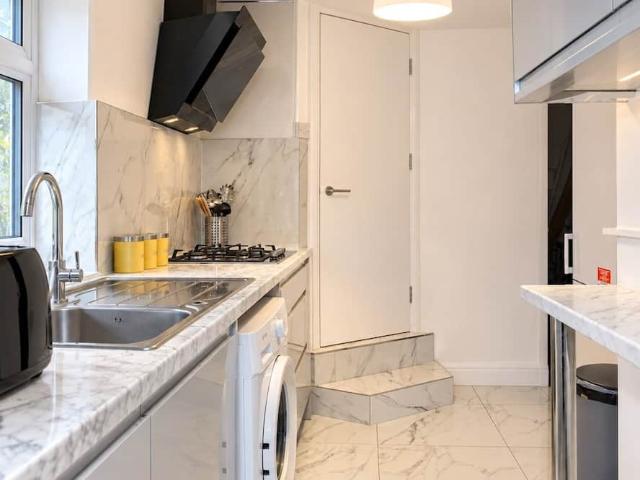 London, CR0 3BJ, United Kingdom | 4 bed house for rent #176012244 | Rentberry