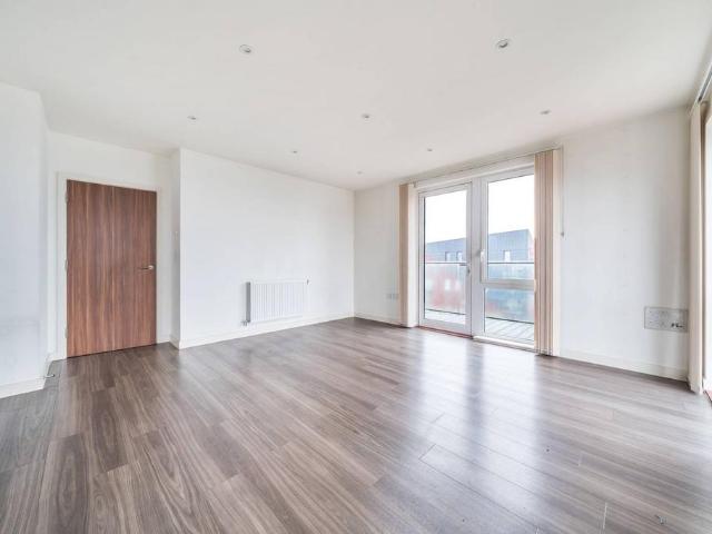 London Academy, Hayling Way, London, HA8 8DE, United Kingdom | 2 bed apartment for rent #137018502 | Rentberry
