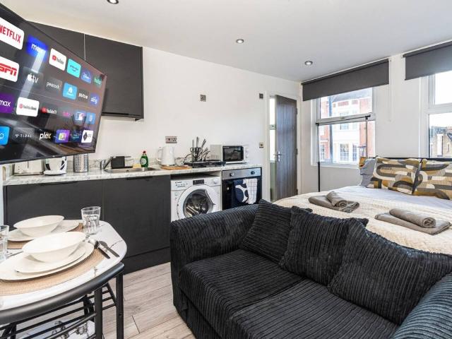 London Borough Of Wandsworth SW17, Studio to rent, £2,129 pcm | PrimeLocation
