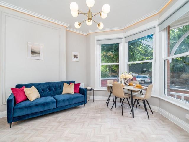 London Borough Of Ealing W3, 2 bed flat to rent, £4,581 pcm | PrimeLocation