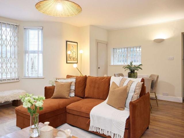London Borough Of Islington N7, 1 bed flat to rent, £2,967 pcm | PrimeLocation