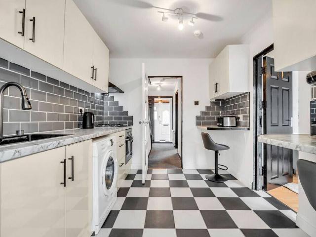 London, BR5 3NG, United Kingdom | 4 bed house for rent #160247955 | Rentberry