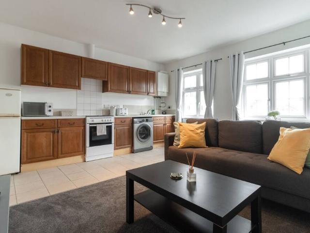London, BR7 5AG, United Kingdom | 2 bed apartment for rent #152264088 | Rentberry