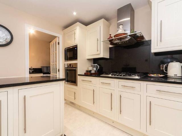 London, DA14 4JR, United Kingdom | 4 bed house for rent #125748408 | Rentberry