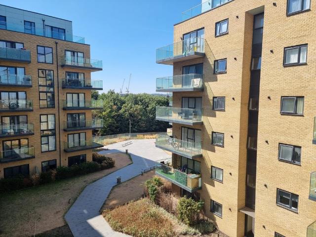 London DA1 3 bed flat to rent £2,200 pcm £508 pw