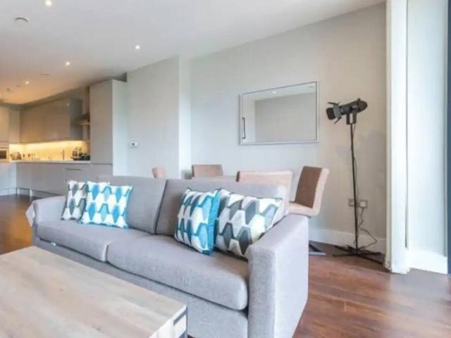 London, E14 0UP, United Kingdom | 2 bed apartment for rent #121473847 | Rentberry