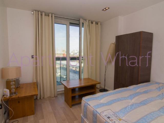 London E14 1 bed in a flat share to rent £1,083 pcm £250 pw
