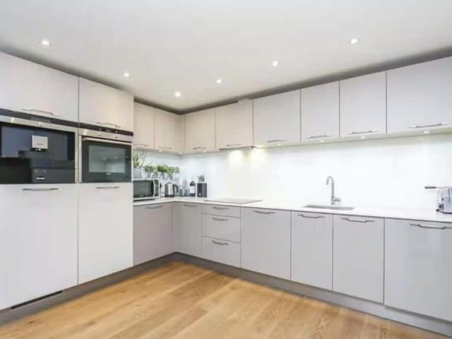 London, E14 7EL, United Kingdom | 3 bed apartment for rent #153432104 | Rentberry