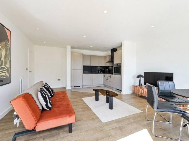 London, E14 7FQ, United Kingdom | 3 bed apartment for rent #170856858 | Rentberry