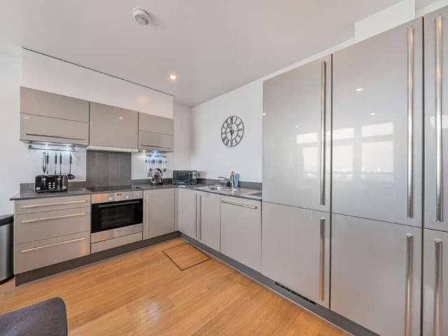 London, E14 7GG, United Kingdom | 2 bed apartment for rent #121953569 | Rentberry