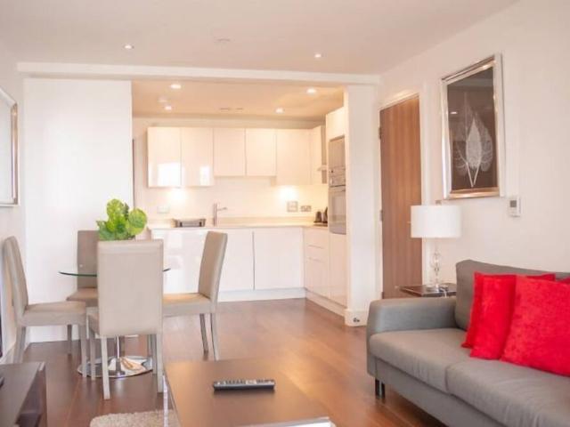 London, E14 9BU, United Kingdom | 2 bed apartment for rent #97190565 | Rentberry