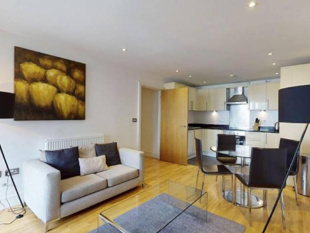 London, E14 9DG, United Kingdom | 2 bed apartment for rent #98272067 | Rentberry
