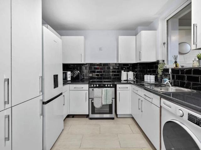 London, E14 9DE, United Kingdom | 2 bed apartment for rent #167307099 | Rentberry
