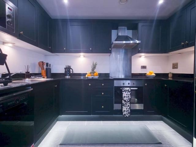 London, E14 9DQ, United Kingdom | 2 bed apartment for rent #154353079 | Rentberry