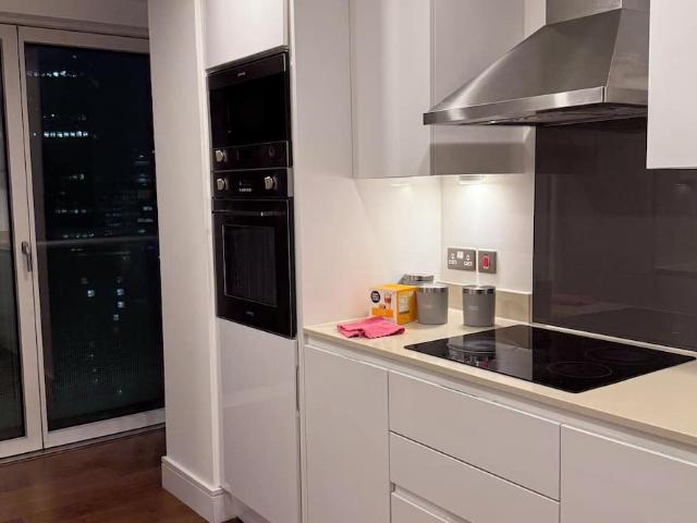 London, E14 9EW, United Kingdom | 3 bed apartment for rent #147433926 | Rentberry
