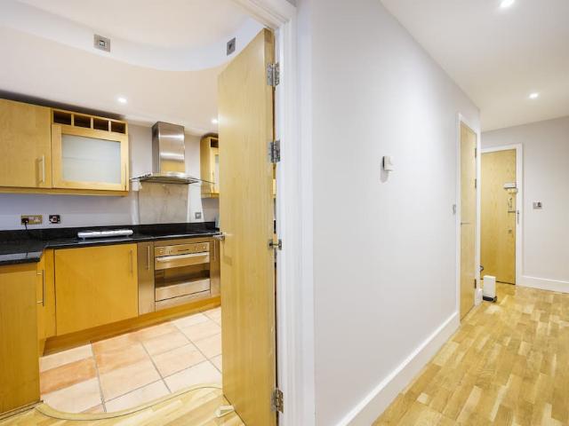 London, E14 9NA, United Kingdom | 1 bed apartment for rent #102875464 | Rentberry