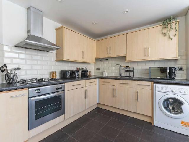 London, E15 1LS, United Kingdom | 3 bed house for rent #175991657 | Rentberry