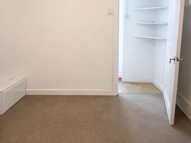 London E15, 2 bed flat to rent, £2,100 pcm | PrimeLocation