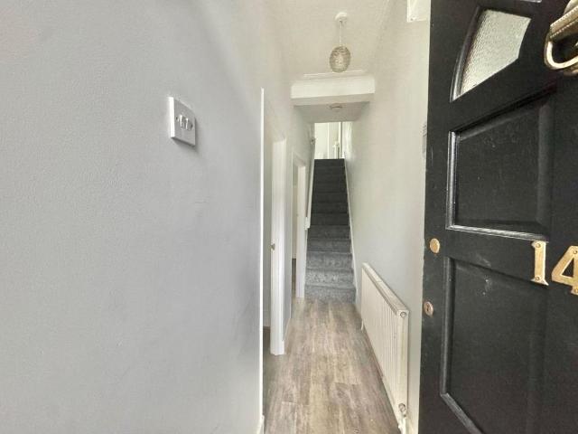 London E15 4 bed terraced house to rent £2,850 pcm £658 pw