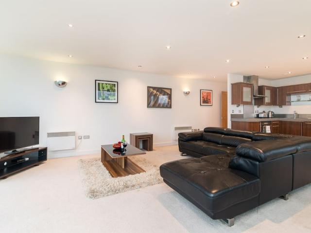 London, E16 1AQ, United Kingdom | 2 bed apartment for rent #96941619 | Rentberry