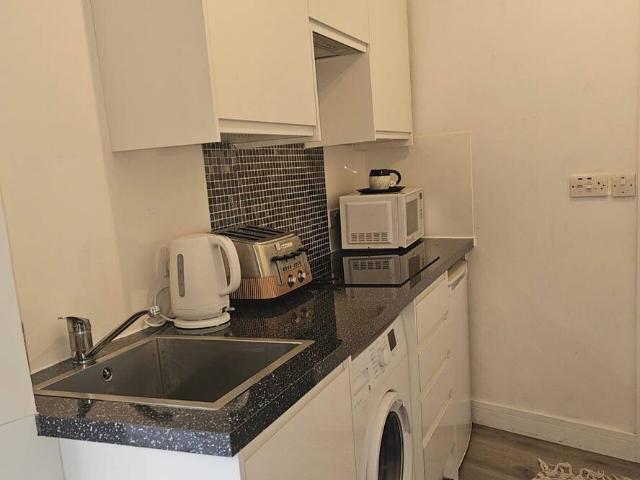 London, E16 2JF, United Kingdom | 1 bed house for rent #169900169 | Rentberry