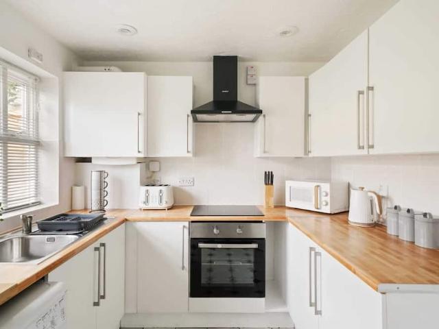 London, E16 4PD, United Kingdom | 2 bed house for rent #148094193 | Rentberry