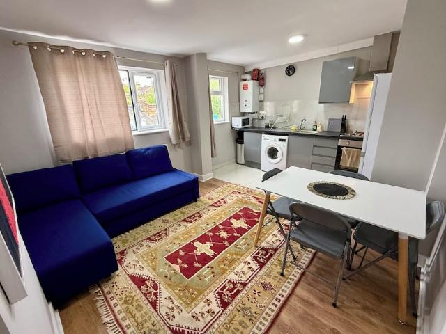 London, E17 6PZ, United Kingdom | 2 bed house for rent #147749449 | Rentberry