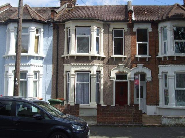 LONDON E12 4 bed terraced house to rent £2,550 pcm £588 pw