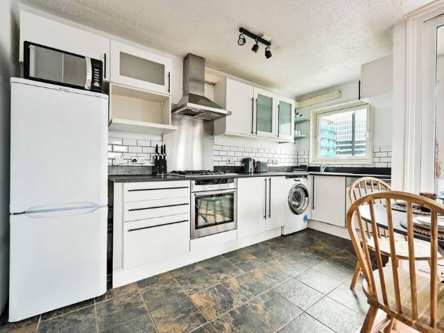 London, E1 7EE, United Kingdom | 2 bed apartment for rent #124943938 | Rentberry