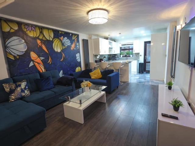 London, E1 5HG, United Kingdom | 3 bed house for rent #136592247 | Rentberry