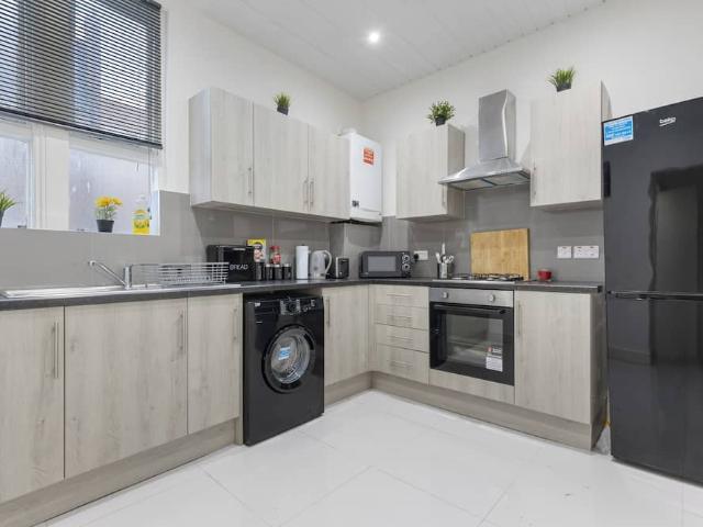 London, E1 8DJ, United Kingdom | 4 bed house for rent #134690124 | Rentberry
