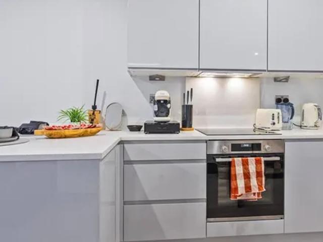 London, E1 8ZS, United Kingdom | 2 bed apartment for rent #164930246 | Rentberry