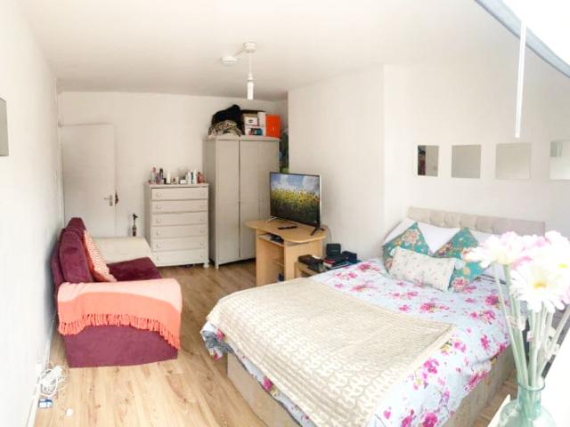 Donegal House E1, Room to rent, £1,150 pcm | PrimeLocation