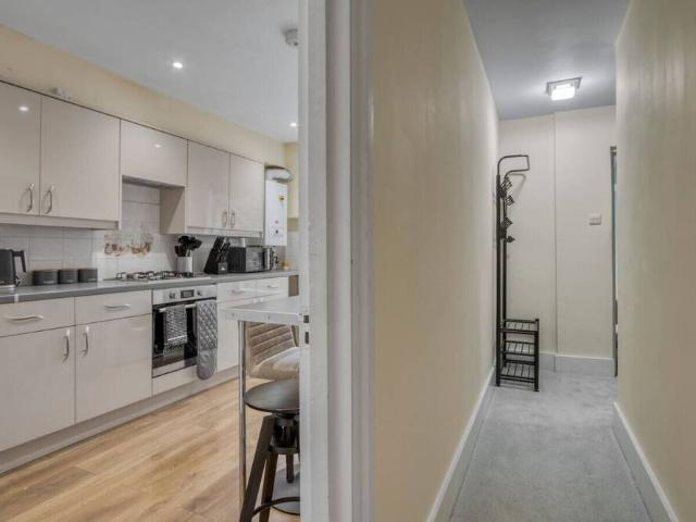 London, E2 7AX, United Kingdom | 3 bed apartment for rent #160266669 | Rentberry