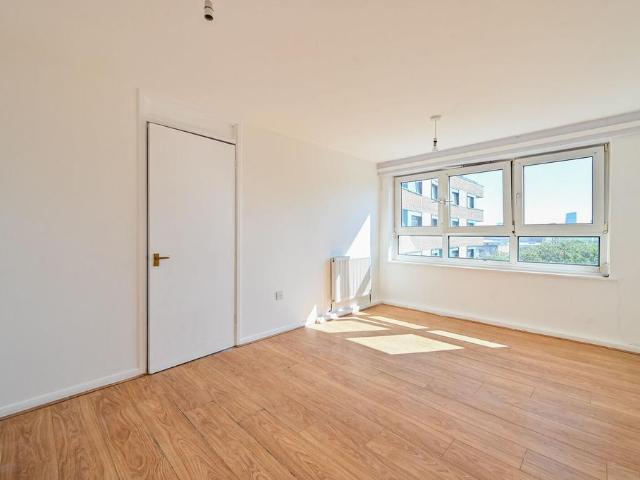 London E3 1 bed flat to rent £1,900 pcm £438 pw