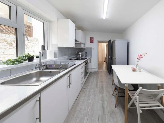 London, E3 4JL, United Kingdom | 4 bed house for rent #167298071 | Rentberry