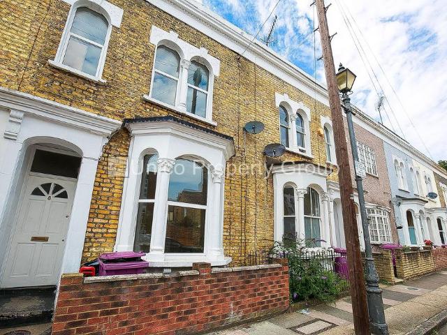 London E3 5 bed terraced house to rent £4,500 pcm £1,038 pw