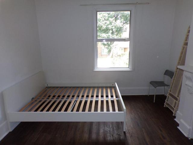 London E5 1 bed in a house share to rent £950 pcm £219 pw