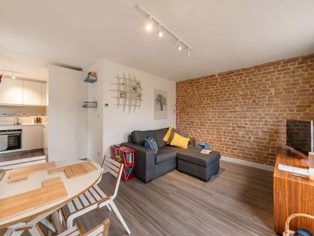 London, E5 8AF, United Kingdom | 1 bed condo for rent #168026577 | Rentberry